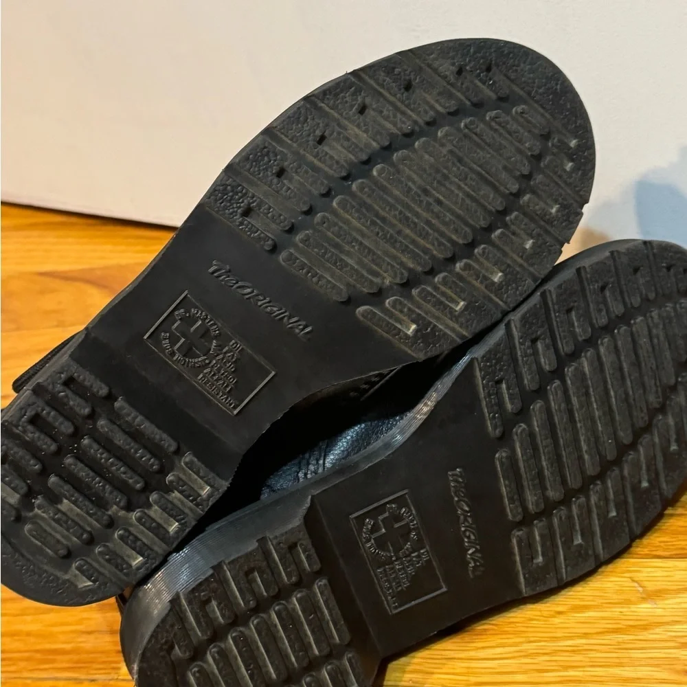 ALL BLACK Dr Martens Pascal mono 🥾